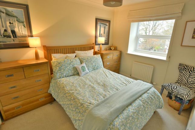 53, Hadrian Way, Corfe Mullen photo 2