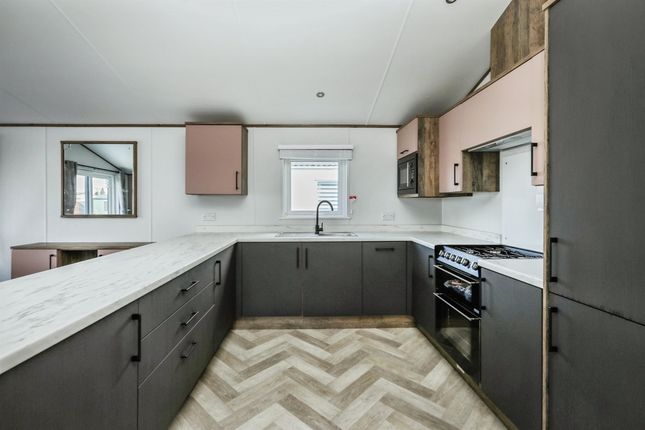 The Pathfinder Lodge, Manor Holiday Park, Manor House, Retford photo 2
