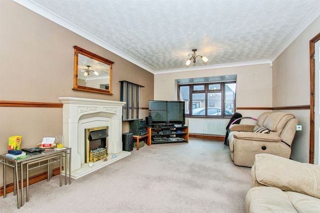 17, Churchfield Way, Wisbech photo 3