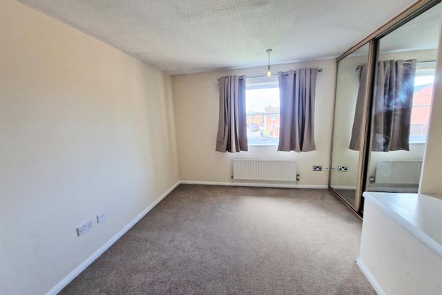26, Cofton Court, Birmingham photo 5