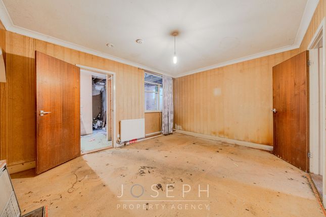 56 Rayleigh Road, Ipswich photo 3