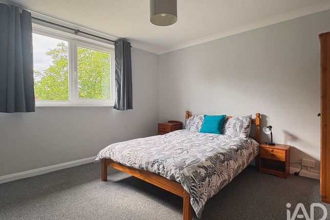 45 Leighton Court, Copperdale Close, Reading photo 3
