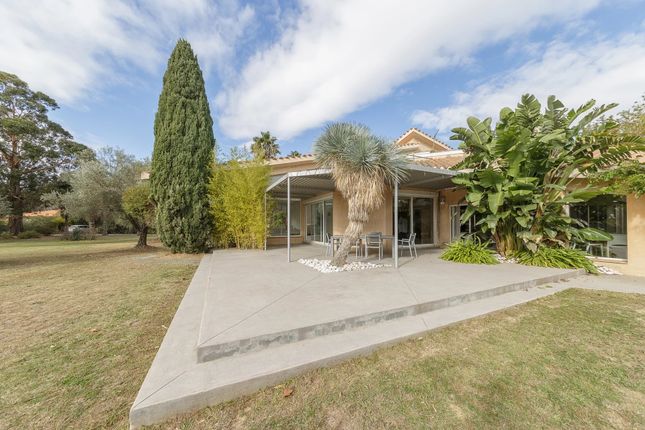 Villa for sale in Corneilla-Del-Vercol, Languedoc-Roussillon, 66200, France