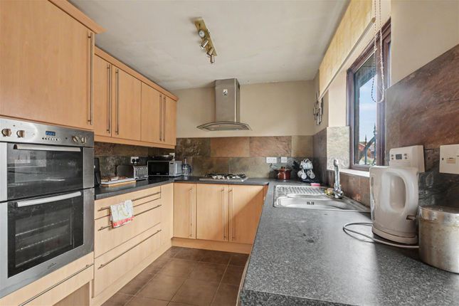 25, Roehampton Drive, Nottingham photo 4