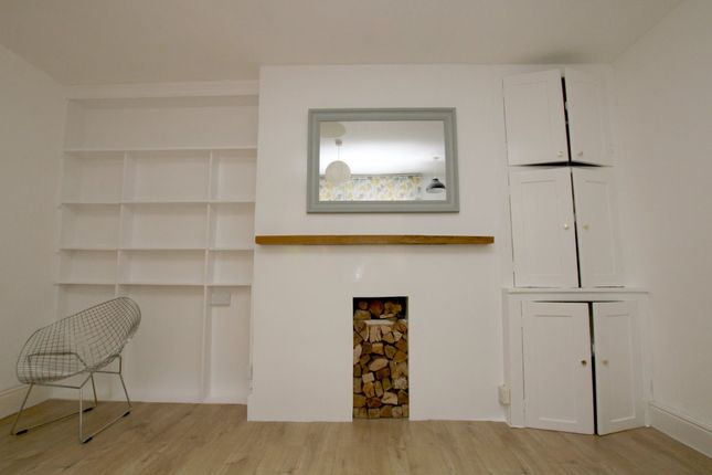Flat to rent in St. Pauls Avenue, London