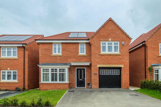 Thumbnail Detached house for sale in Aspen Mews, Wakefield