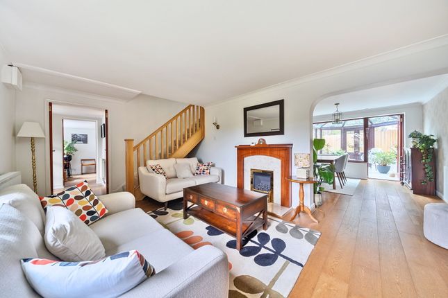 13, Langsmead, Lingfield photo 3