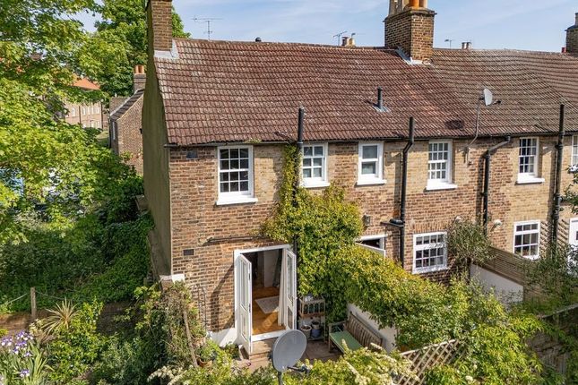 Thumbnail Cottage for sale in Crooked Billet, Wimbledon
