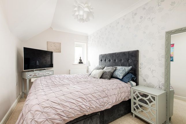 Flat for sale in The Old Orchard, Mangotsfield, Bristol