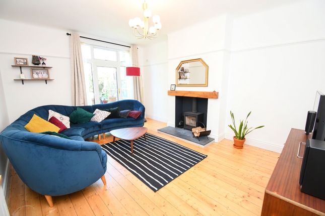 59 Victoria Road, Salford photo 3
