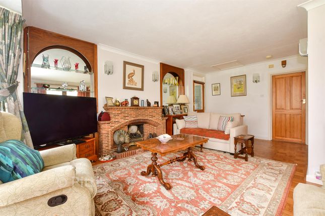 Fairlands, Colmar Way, Totland Bay photo 2