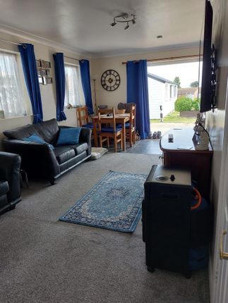 37, Park Avenue, Leysdown photo 4