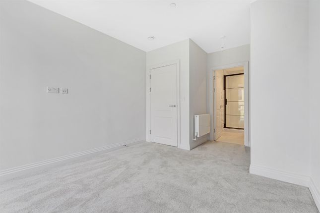 23, Flat 10, Joseph Huntley Walk, Reading photo 4