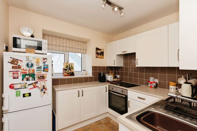 12, Gaskell Court (A), Holybourne photo 3