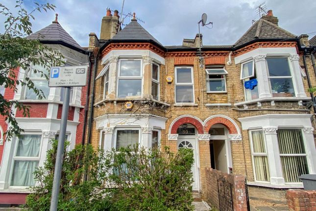 2 bed flat to rent in Churchill Road, London NW2