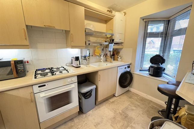 52, Edgehill Drive, Daventry photo 3