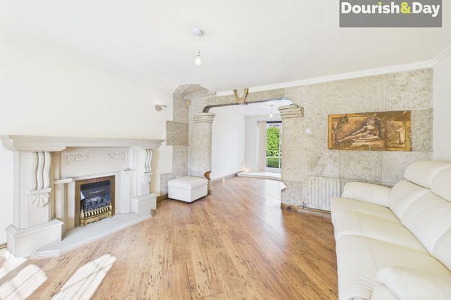 8 Thistledown Drive, Wolverhampton photo 2