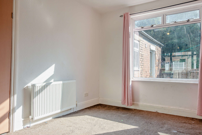 3, Croft Gardens, Ferryhill photo 4
