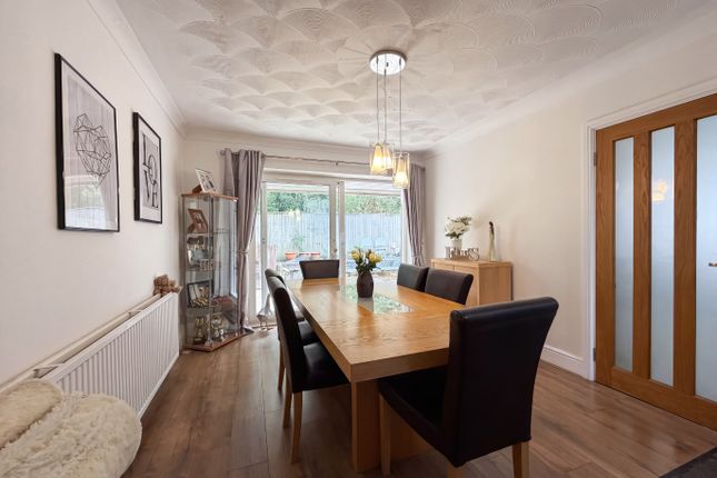 33 Windermere, Swindon, Wiltshire photo 3