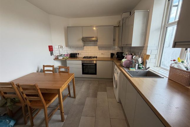 308A, Green Lanes, Palmers Green photo 4