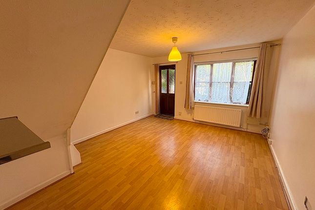 23, Thistledown Close, Manchester photo 2