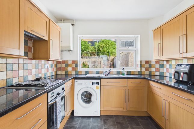 18, Moreton Close, Kidsgrove photo 2