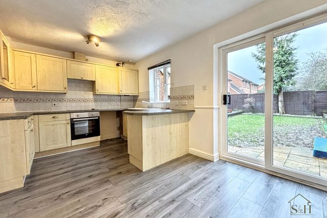 52 Dove Close, Ashford photo 2