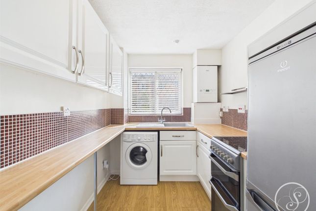 9, High Bank View, Leeds photo 3