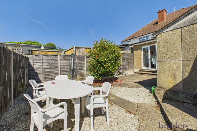 Room 6, 64, Marsh Lane, Addlestone photo 5