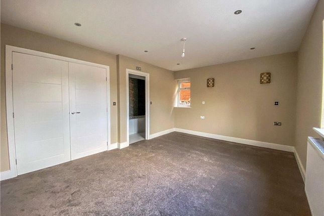 158A, Fleet Road, Fleet photo 3