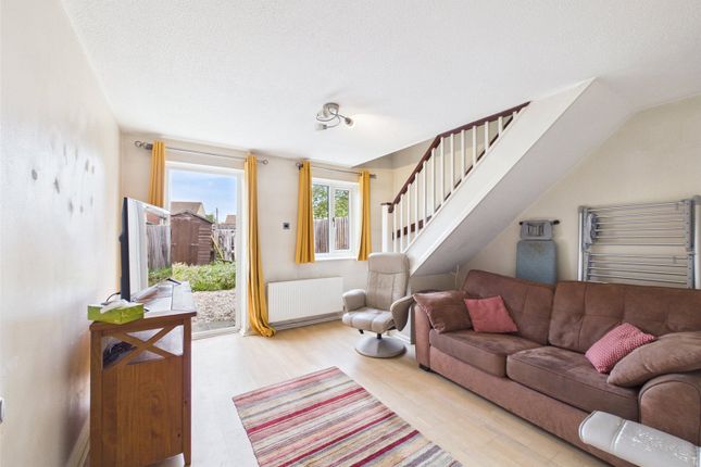 13, Watermans Court, Gloucester photo 3