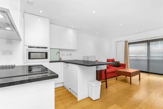 Thumbnail Flat to rent in Bedford Court, London