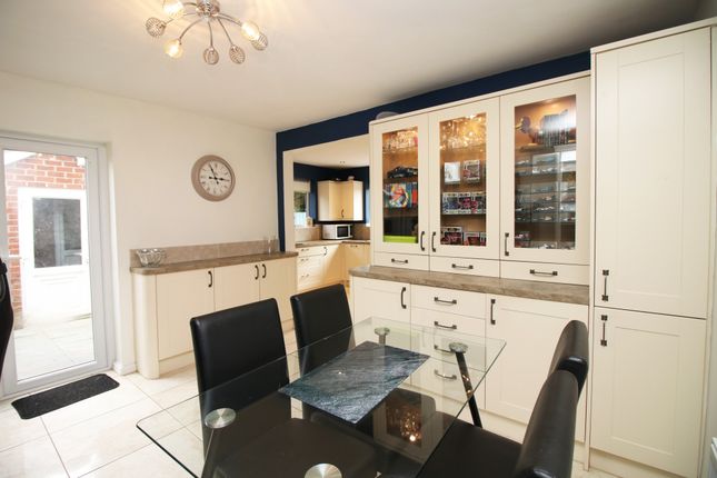 2, Colesville Avenue, Thornton-Cleveleys photo 4