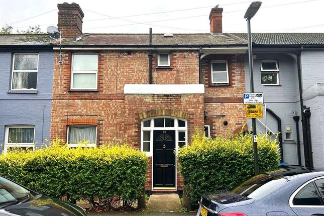 Thumbnail Terraced house for sale in Raleigh Gardens, Mitcham