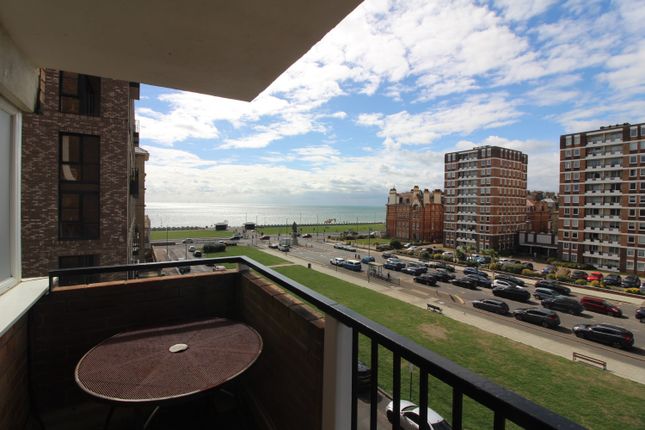 Flat 12, 1, Grand Avenue, Hove photo 5