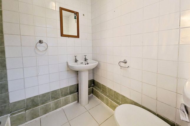Flat A, 54, Broadway, Kent photo 4