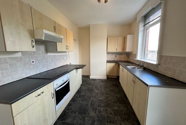 506, Leeds Road, Robin Hood, Rothwell, Wakefield, West Yorkshire photo 2