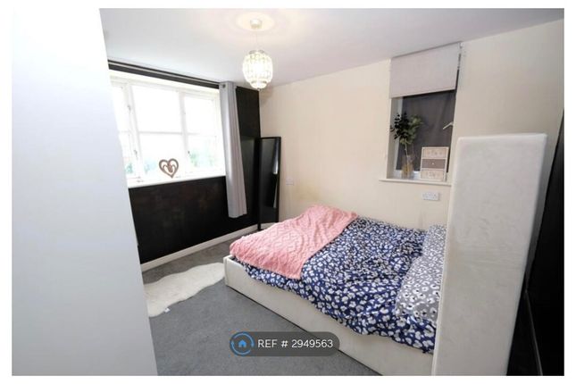 Harvard Grove, Salford, Salford photo 3