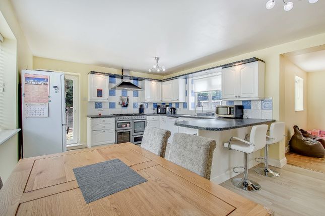 17, Monks Close, Ruislip photo 4
