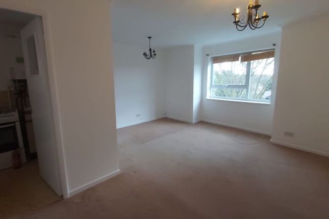 78 Montana Close, Surrey photo 2