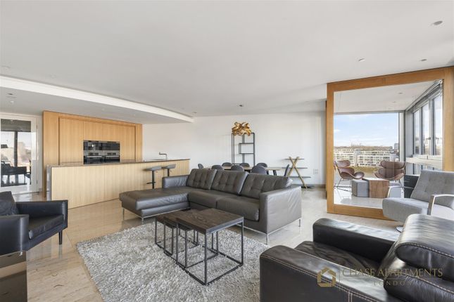 Flat to rent in The Tower, St George's Wharf, Vauxhall
