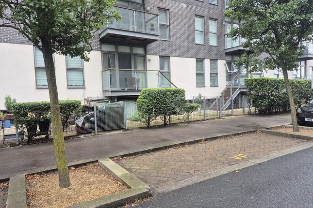 5 Clarinda House, Clovelly Place, Greenhithe photo 4