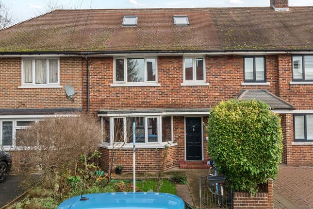4-bed house on 28, Maple Close, Mitcham, £600,000