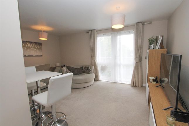 Flat, 11, 40 Mollison Drive, Wallington photo 4