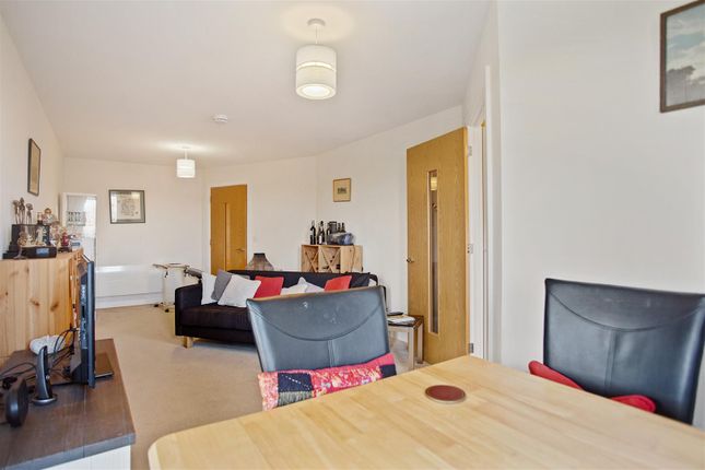 Flat for sale in Gilbert Place, Lowry Way, Swindon, Wiltshire