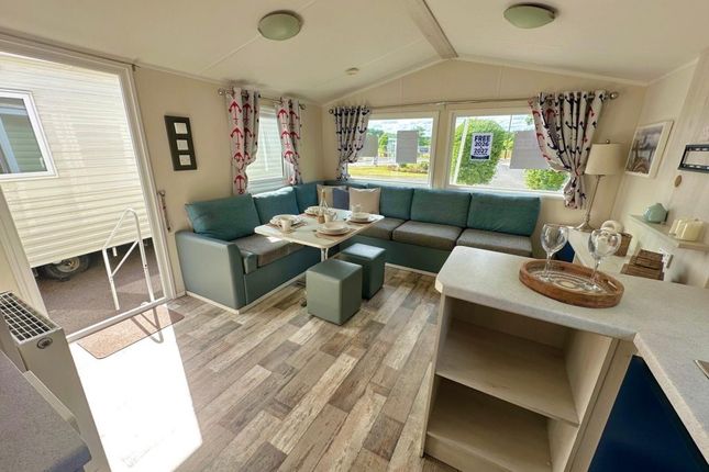 Broadland Sands Holiday Park, Corton photo 3