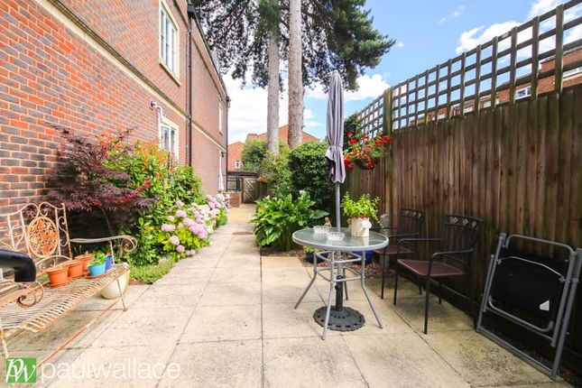 17, Esdaile Hall, Hoddesdon photo 4