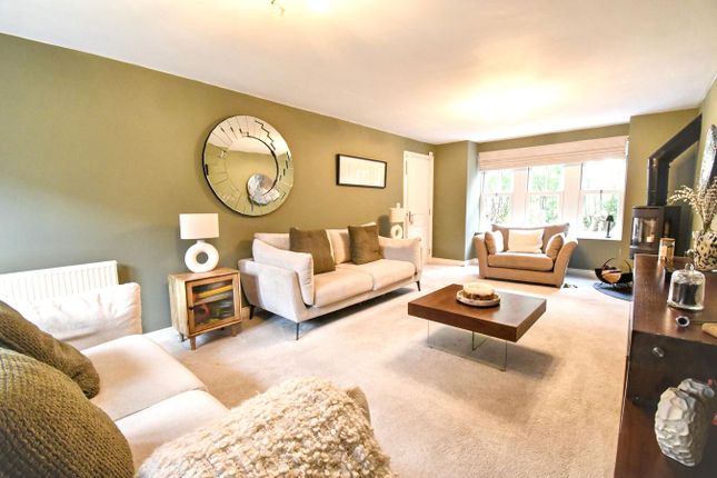 28, Burr Close, Bedford photo 4