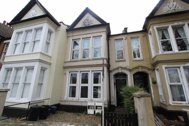 Thumbnail Flat to rent in Cambridge Road, Southend-On-Sea