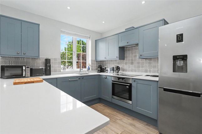 73, Sandy Lane, Woking photo 4